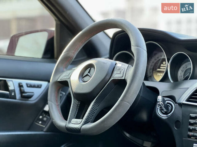 Мерседес Ц-Класс, объемом двигателя 0 л и пробегом 240 тыс. км за 7000 $, фото 1 на Automoto.ua