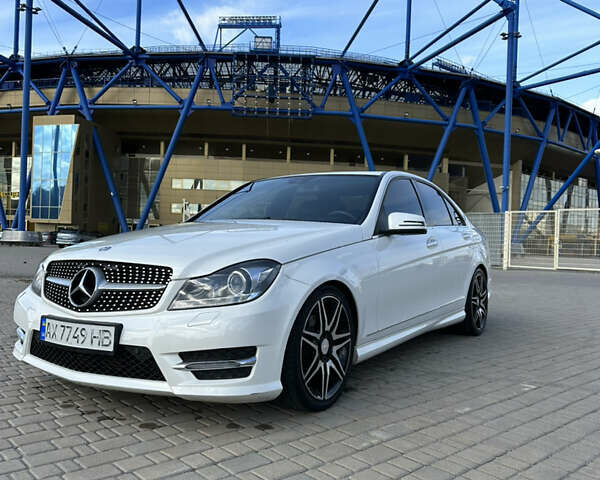 Мерседес Ц-Класс, объемом двигателя 1.8 л и пробегом 145 тыс. км за 13900 $, фото 1 на Automoto.ua
