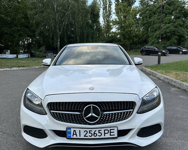 Мерседес Ц-Класс, объемом двигателя 2 л и пробегом 140 тыс. км за 17900 $, фото 1 на Automoto.ua