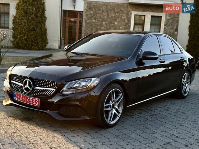 Мерседес Ц-Клас, об'ємом двигуна 2 л та пробігом 290 тис. км за 17500 $, фото 1 на Automoto.ua