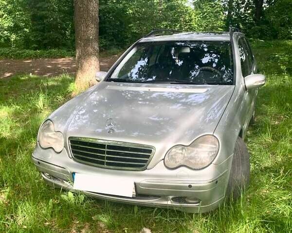 Мерседес Ц-Класс, объемом двигателя 2.15 л и пробегом 319 тыс. км за 5300 $, фото 1 на Automoto.ua