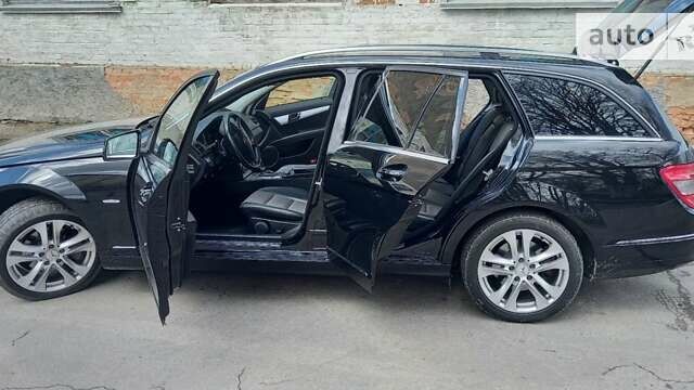 Мерседес Ц-Класс, объемом двигателя 1.8 л и пробегом 196 тыс. км за 8900 $, фото 1 на Automoto.ua