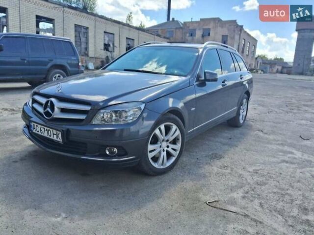 Мерседес Ц-Класс, объемом двигателя 2.2 л и пробегом 320 тыс. км за 7000 $, фото 1 на Automoto.ua