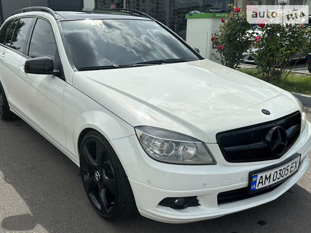 Мерседес Ц-Клас, об'ємом двигуна 2.2 л та пробігом 335 тис. км за 12300 $, фото 1 на Automoto.ua
