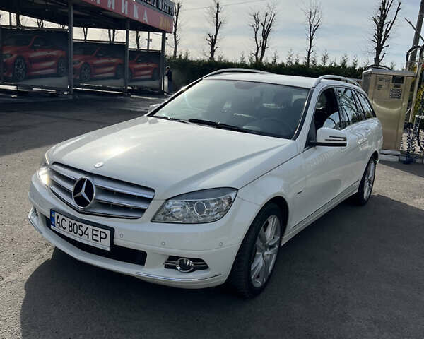 Мерседес Ц-Класс, объемом двигателя 2.2 л и пробегом 290 тыс. км за 9000 $, фото 1 на Automoto.ua