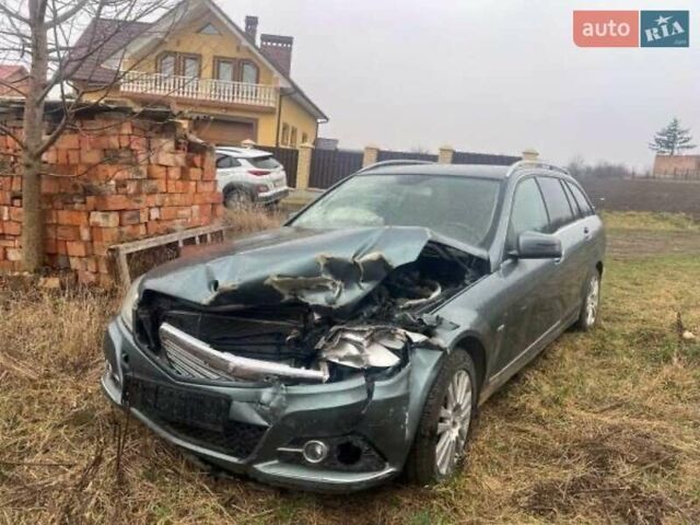 Мерседес Ц-Класс, объемом двигателя 2.2 л и пробегом 200 тыс. км за 5600 $, фото 1 на Automoto.ua