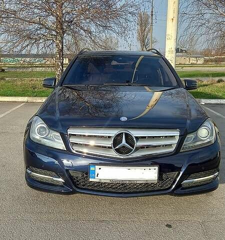 Мерседес Ц-Клас, об'ємом двигуна 2.2 л та пробігом 237 тис. км за 11000 $, фото 1 на Automoto.ua