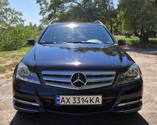 Мерседес Ц-Клас, об'ємом двигуна 2.14 л та пробігом 280 тис. км за 12000 $, фото 1 на Automoto.ua
