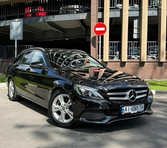 Мерседес Ц-Класс, объемом двигателя 2.2 л и пробегом 236 тыс. км за 16200 $, фото 1 на Automoto.ua