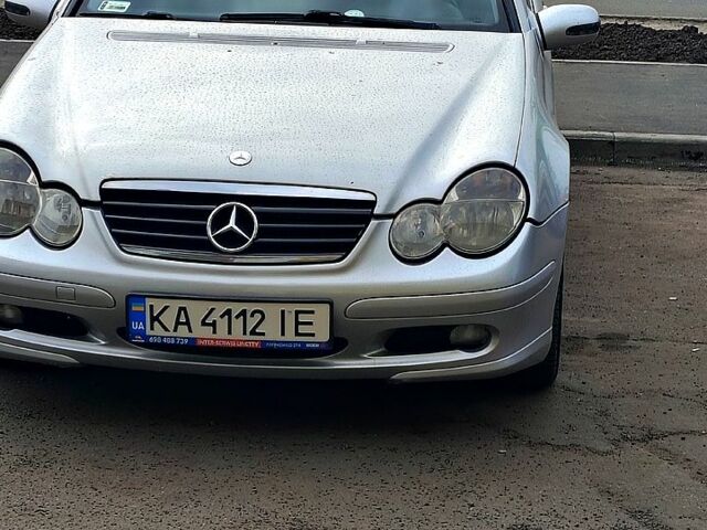 Сірий Мерседес Ц-Клас, об'ємом двигуна 2 л та пробігом 165 тис. км за 4500 $, фото 1 на Automoto.ua
