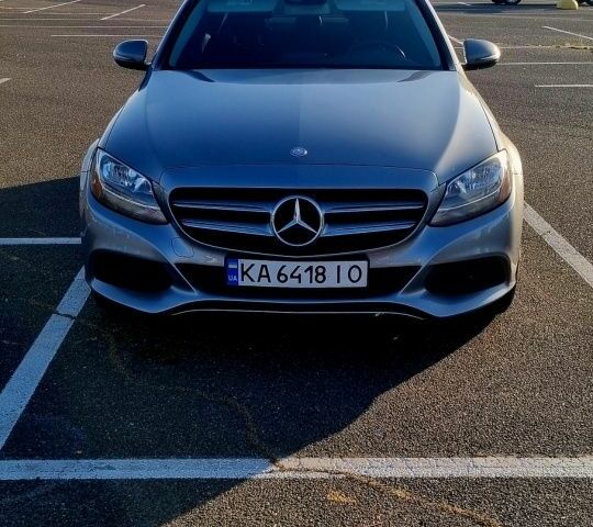 Серый Мерседес Ц-Класс, объемом двигателя 2 л и пробегом 150 тыс. км за 17500 $, фото 1 на Automoto.ua