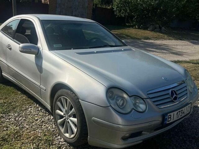Сірий Мерседес Ц-Клас, об'ємом двигуна 2 л та пробігом 155 тис. км за 5500 $, фото 1 на Automoto.ua