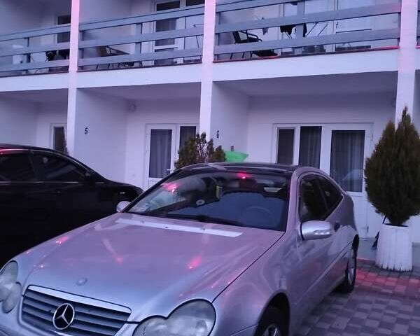 Мерседес Ц-Класс 2001 в Белой Церкве на Automoto.ua Серый Мерседес Ц-Класс, объемом двигателя 2 л и пробегом 258 тыс. км за 5300 $, фото 1 на Automoto.ua