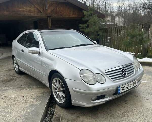 Сірий Мерседес Ц-Клас, об'ємом двигуна 2.2 л та пробігом 340 тис. км за 5300 $, фото 1 на Automoto.ua
