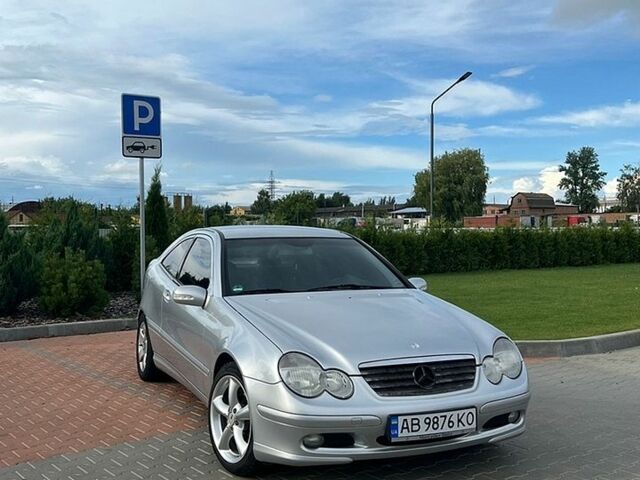 Сірий Мерседес Ц-Клас, об'ємом двигуна 2 л та пробігом 196 тис. км за 5200 $, фото 1 на Automoto.ua