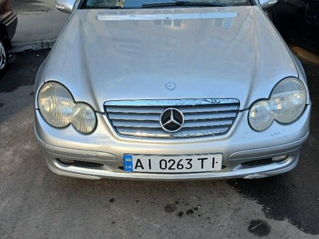 Серый Мерседес Ц-Класс, объемом двигателя 2 л и пробегом 3 тыс. км за 2900 $, фото 1 на Automoto.ua