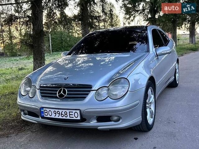 Серый Мерседес Ц-Класс, объемом двигателя 2 л и пробегом 252 тыс. км за 4400 $, фото 1 на Automoto.ua