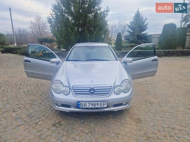 Сірий Мерседес Ц-Клас, об'ємом двигуна 1.8 л та пробігом 216 тис. км за 6000 $, фото 1 на Automoto.ua