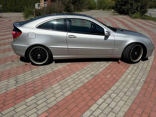 Сірий Мерседес Ц-Клас, об'ємом двигуна 1.8 л та пробігом 190 тис. км за 4999 $, фото 1 на Automoto.ua