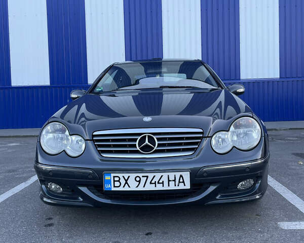 Сірий Мерседес Ц-Клас, об'ємом двигуна 1.8 л та пробігом 230 тис. км за 5999 $, фото 1 на Automoto.ua