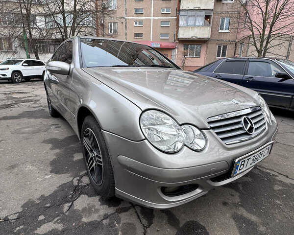 Сірий Мерседес Ц-Клас, об'ємом двигуна 2.2 л та пробігом 487 тис. км за 6000 $, фото 1 на Automoto.ua