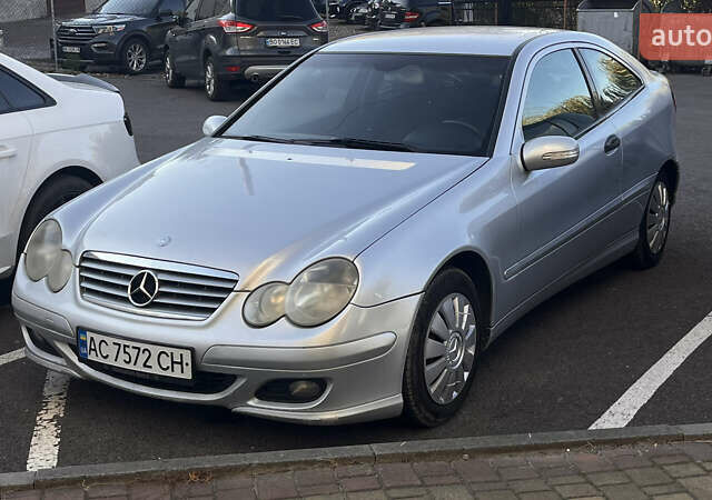 Серый Мерседес Ц-Класс, объемом двигателя 2.2 л и пробегом 386 тыс. км за 4500 $, фото 1 на Automoto.ua