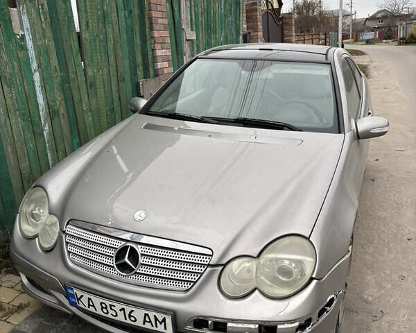 Серый Мерседес Ц-Класс, объемом двигателя 1.8 л и пробегом 200 тыс. км за 3100 $, фото 1 на Automoto.ua