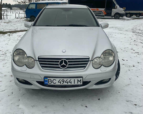 Серый Мерседес Ц-Класс, объемом двигателя 1.8 л и пробегом 285 тыс. км за 5000 $, фото 1 на Automoto.ua
