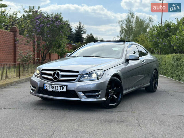 Сірий Мерседес Ц-Клас, об'ємом двигуна 2.14 л та пробігом 132 тис. км за 18000 $, фото 1 на Automoto.ua