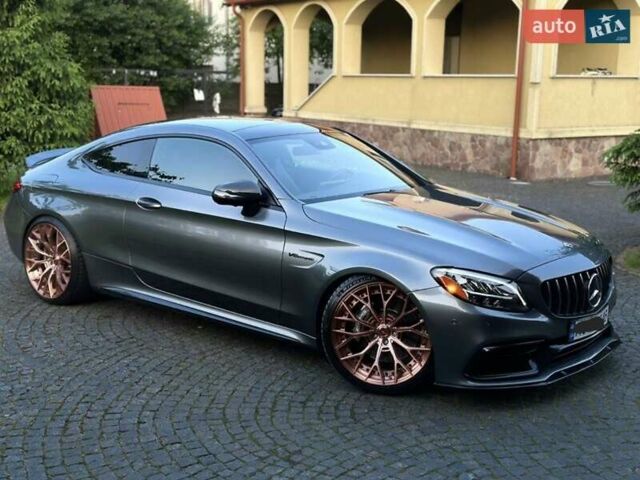 Сірий Мерседес Ц-Клас, об'ємом двигуна 3.98 л та пробігом 57 тис. км за 68888 $, фото 1 на Automoto.ua