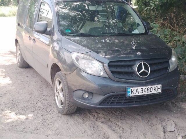 Сірий Мерседес Ц-Клас, об'ємом двигуна 1.5 л та пробігом 280 тис. км за 9900 $, фото 1 на Automoto.ua