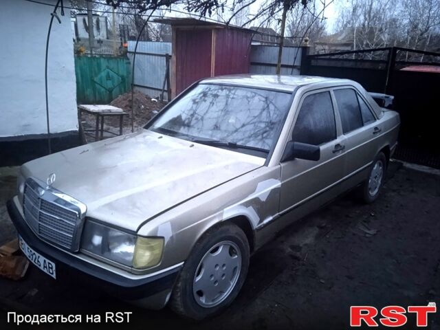 Сірий Мерседес Ц-Клас, об'ємом двигуна 2 л та пробігом 0 тис. км за 1500 $, фото 1 на Automoto.ua