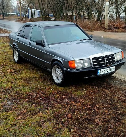 Серый Мерседес Ц-Класс, объемом двигателя 2 л и пробегом 470 тыс. км за 1500 $, фото 1 на Automoto.ua