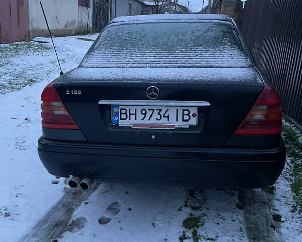 Сірий Мерседес Ц-Клас, об'ємом двигуна 1.8 л та пробігом 550 тис. км за 2000 $, фото 1 на Automoto.ua