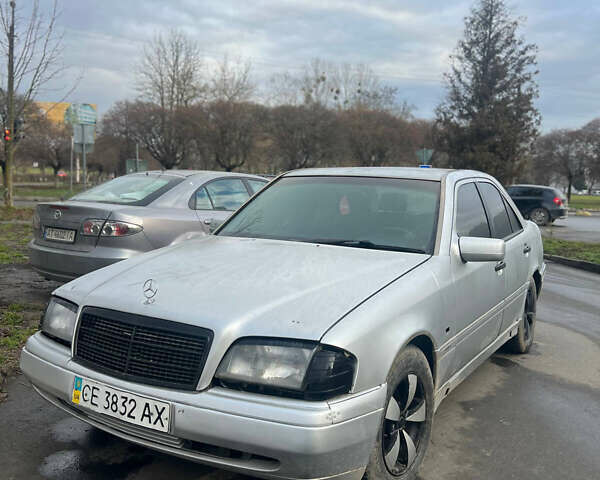 Сірий Мерседес Ц-Клас, об'ємом двигуна 1.8 л та пробігом 400 тис. км за 1450 $, фото 1 на Automoto.ua