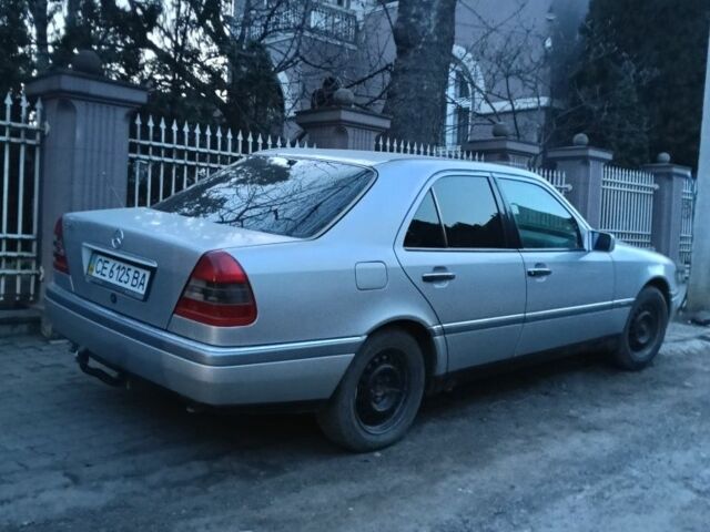 Сірий Мерседес Ц-Клас, об'ємом двигуна 1.8 л та пробігом 589 тис. км за 3500 $, фото 1 на Automoto.ua