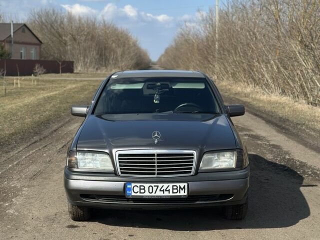 Серый Мерседес Ц-Класс, объемом двигателя 1.8 л и пробегом 3 тыс. км за 2000 $, фото 1 на Automoto.ua