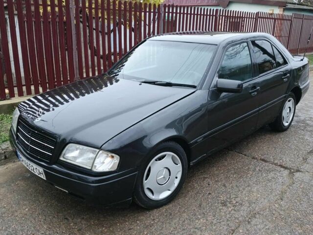 Сірий Мерседес Ц-Клас, об'ємом двигуна 1.8 л та пробігом 230 тис. км за 1600 $, фото 1 на Automoto.ua