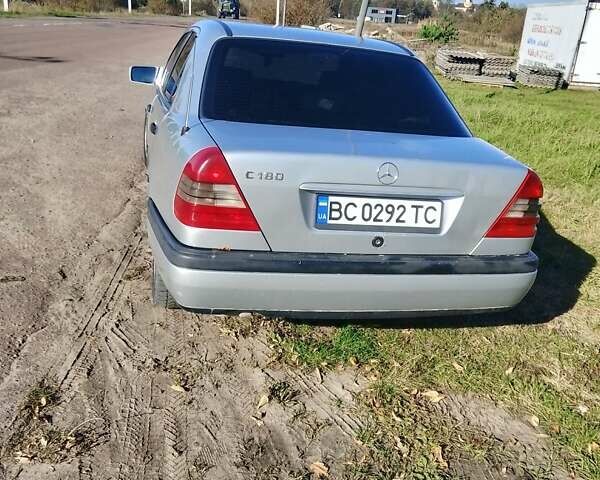 Серый Мерседес Ц-Класс, объемом двигателя 1.8 л и пробегом 590 тыс. км за 1450 $, фото 1 на Automoto.ua