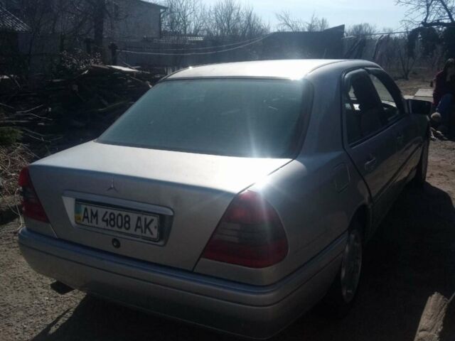 Сірий Мерседес Ц-Клас, об'ємом двигуна 2.3 л та пробігом 150 тис. км за 3000 $, фото 1 на Automoto.ua