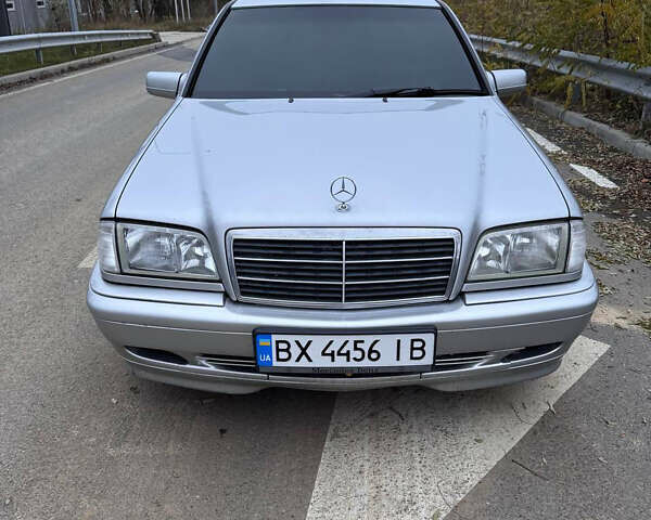 Сірий Мерседес Ц-Клас, об'ємом двигуна 2.2 л та пробігом 278 тис. км за 4800 $, фото 1 на Automoto.ua