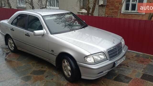 Серый Мерседес Ц-Класс, объемом двигателя 1.8 л и пробегом 50 тыс. км за 3550 $, фото 1 на Automoto.ua