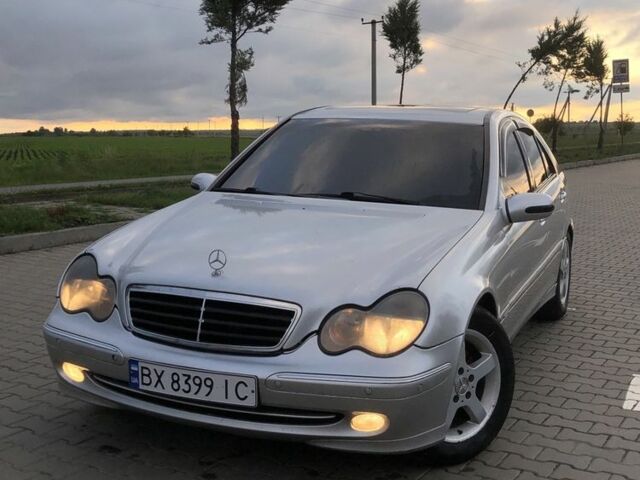 Сірий Мерседес Ц-Клас, об'ємом двигуна 2 л та пробігом 305 тис. км за 3650 $, фото 1 на Automoto.ua