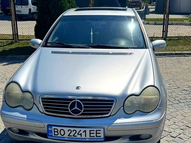 Сірий Мерседес Ц-Клас, об'ємом двигуна 2.1 л та пробігом 400 тис. км за 3800 $, фото 1 на Automoto.ua
