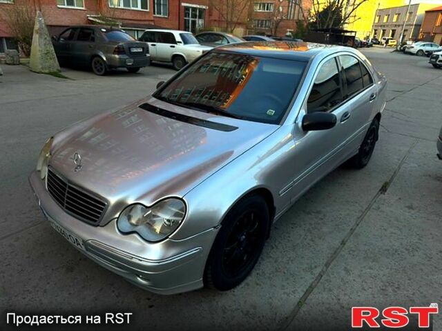 Сірий Мерседес Ц-Клас, об'ємом двигуна 2 л та пробігом 0 тис. км за 3700 $, фото 1 на Automoto.ua