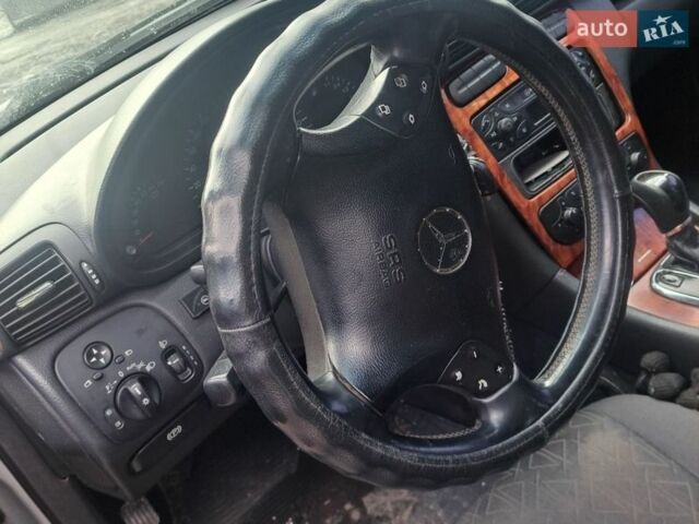 Серый Мерседес Ц-Класс, объемом двигателя 1.8 л и пробегом 321 тыс. км за 3800 $, фото 1 на Automoto.ua