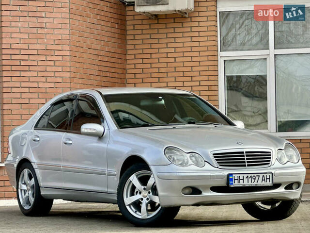 Серый Мерседес Ц-Класс, объемом двигателя 1.8 л и пробегом 250 тыс. км за 3950 $, фото 1 на Automoto.ua