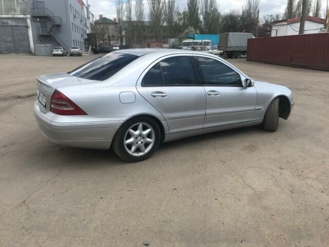 Сірий Мерседес Ц-Клас, об'ємом двигуна 2 л та пробігом 253 тис. км за 6700 $, фото 1 на Automoto.ua