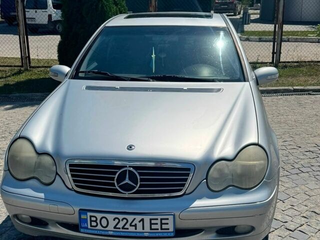 Сірий Мерседес Ц-Клас, об'ємом двигуна 2.2 л та пробігом 300 тис. км за 3800 $, фото 1 на Automoto.ua