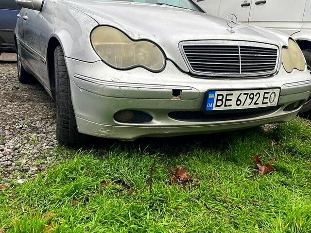 Серый Мерседес Ц-Класс, объемом двигателя 2.7 л и пробегом 360 тыс. км за 3550 $, фото 1 на Automoto.ua